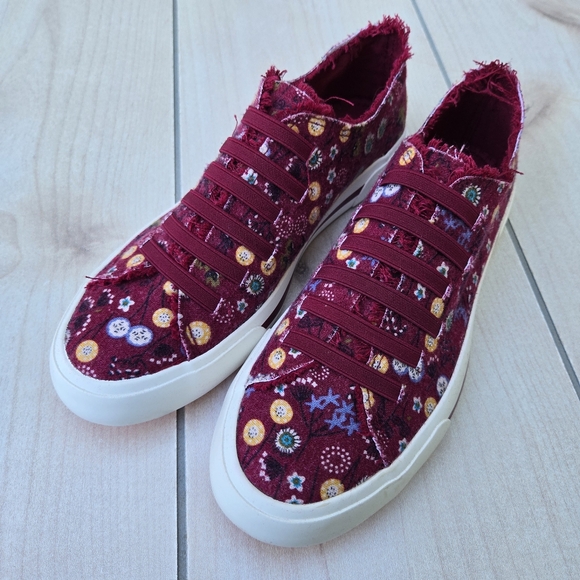 NWT Rocket Dog Bexley Slip On Sneakers Maroon Floral - Picture 3 of 11
